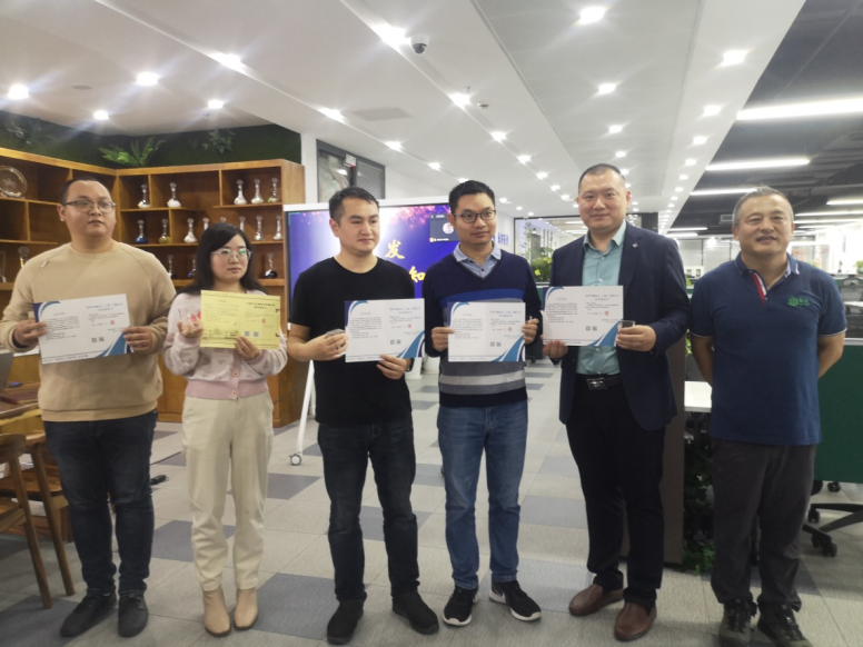 1668585461916816.png 640.png